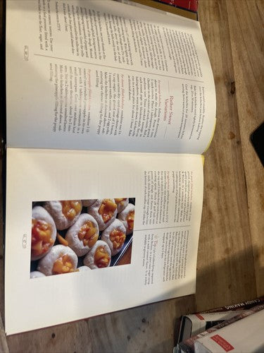The Pastry Queen : Royally Good Recipes from the Texas Hill Country's
