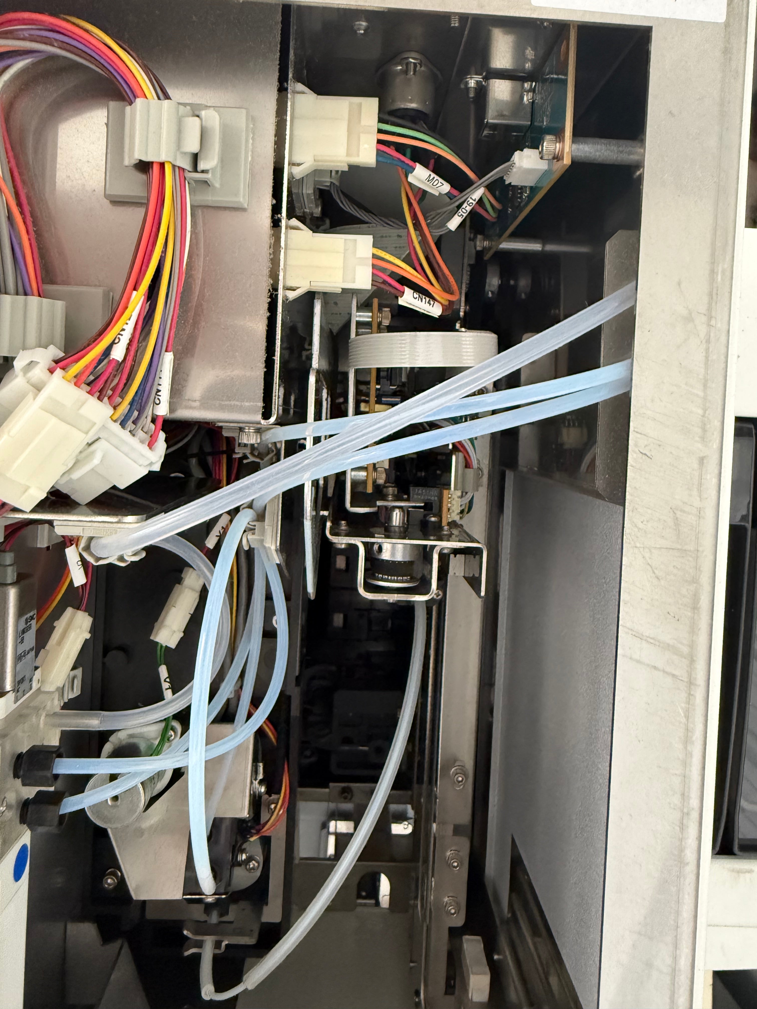ARKRAY AUTION MAX AX-4030 with a PC