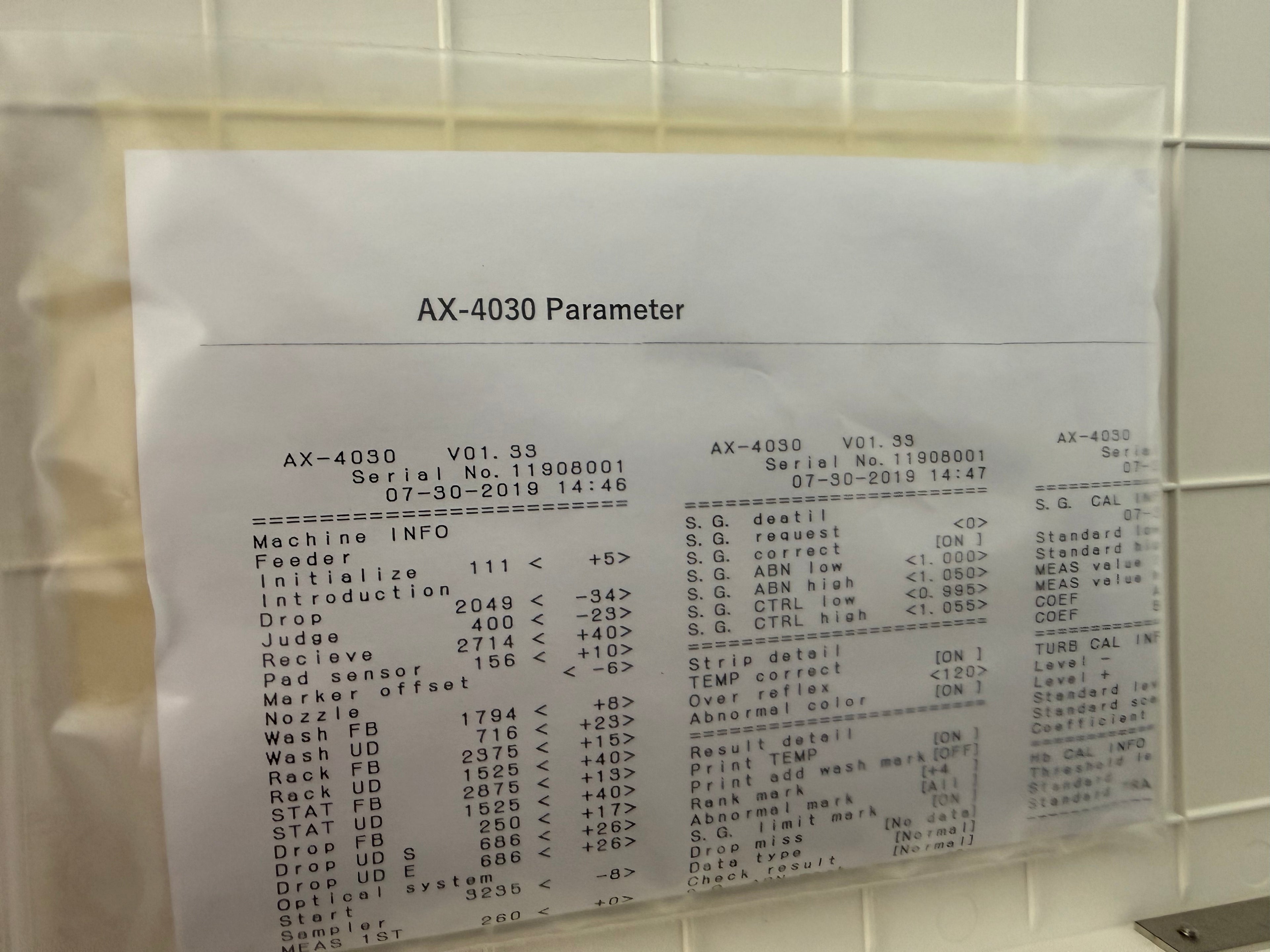 ARKRAY AUTION MAX AX-4030 with a PC