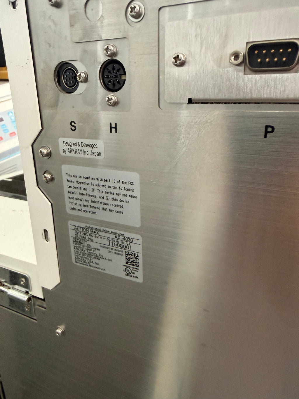 ARKRAY AUTION MAX AX-4030 with a PC