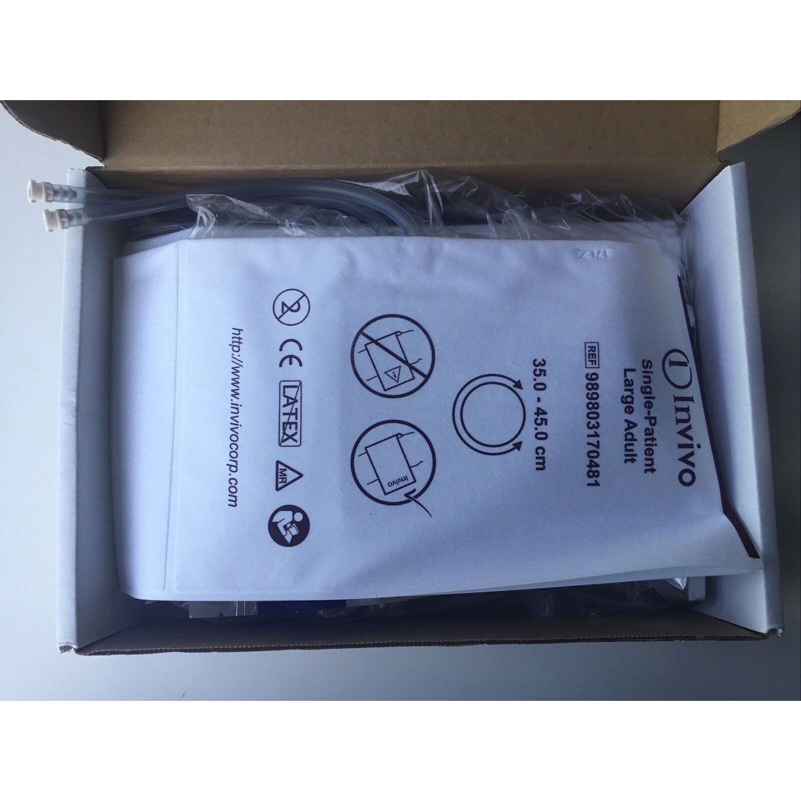 9898031790481 EXPRESSION MR PATIENT CARE - LARGE ADULT 35-45 Cm CUFFS
