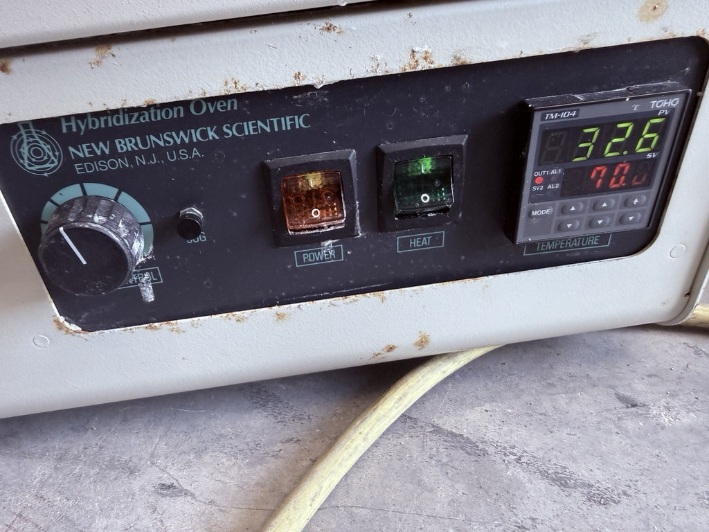 New Brunswick Hybird Oven / Rotation Speed Range: 10–80 RPM M1241-3000