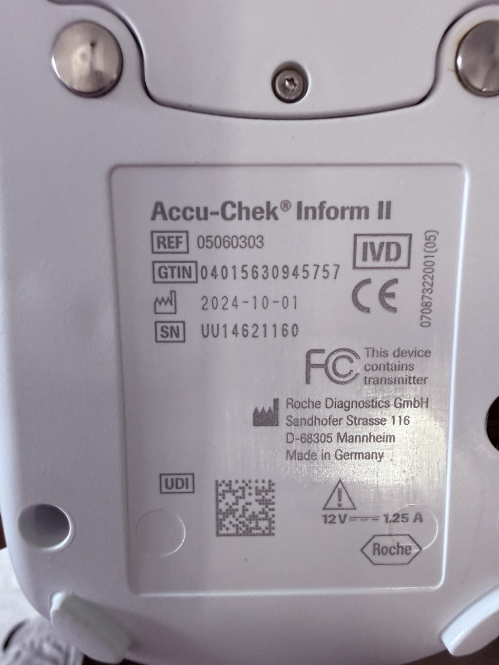 Roche Cobas Accu-Chek Inform II Meter 05060303 w/ Power supply Docking Station