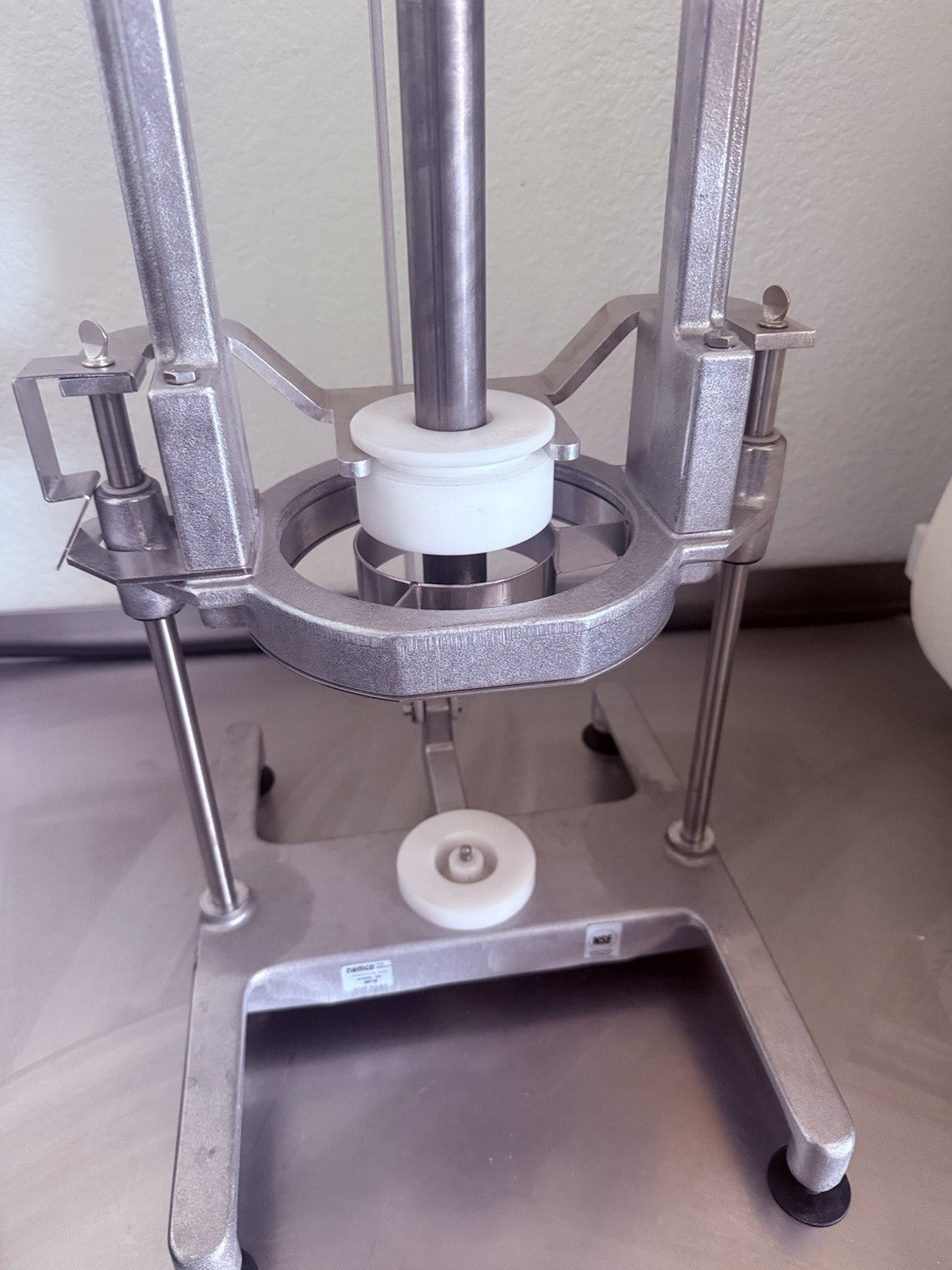 Nemco 55775 Easy Pineapple Corer / Peeler 