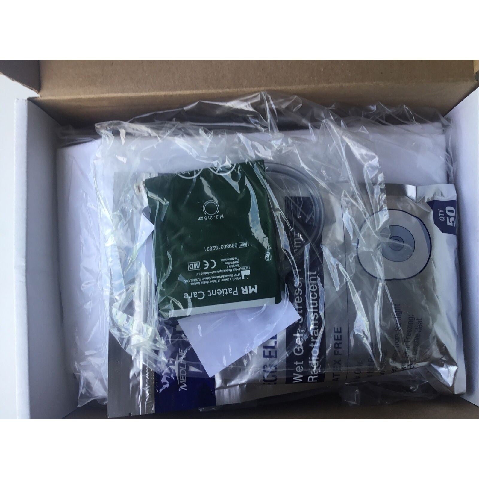 9898031790481 EXPRESSION MR PATIENT CARE - LARGE ADULT 35-45 Cm CUFFS