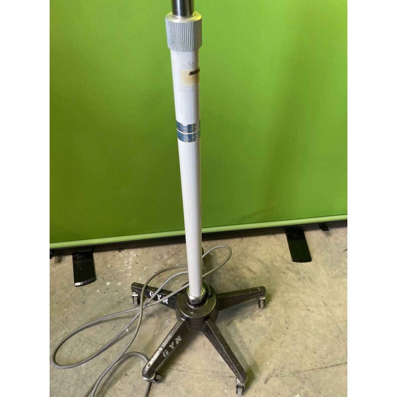SKYTRON I9 SURGERY PROCEDURE LIGHT. Works