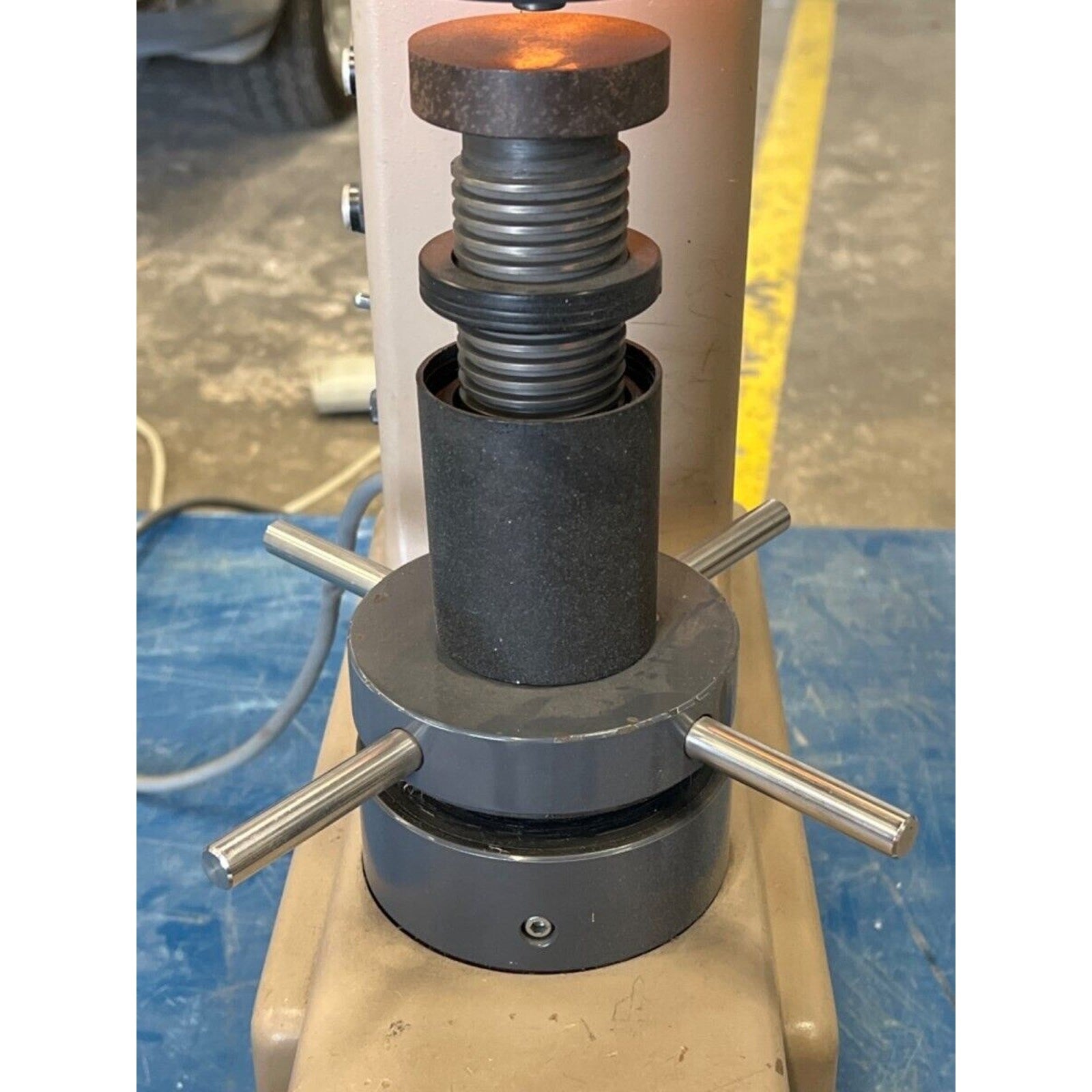 LECO RT-120 HARDNESS TESTER