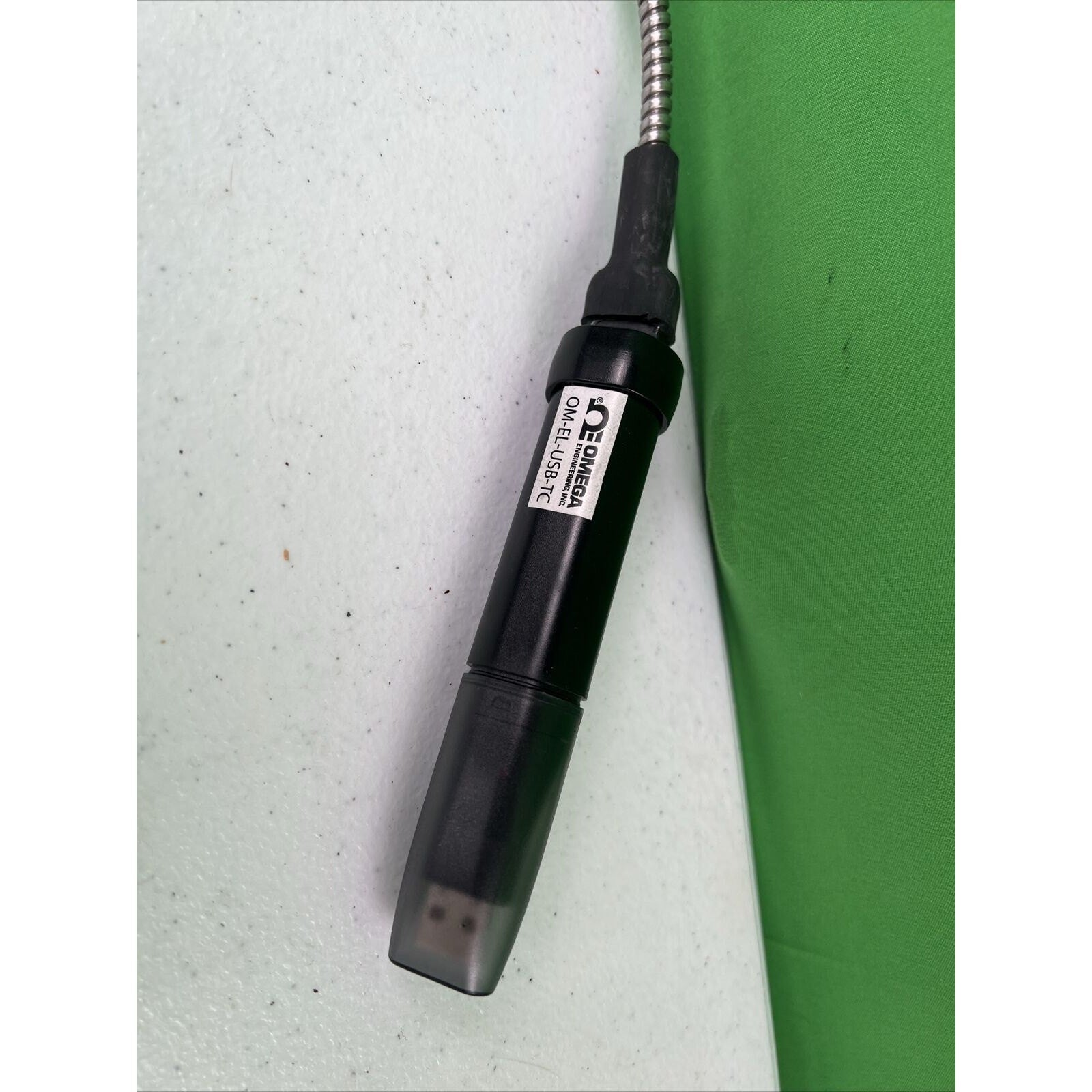 OMEGA ENGINEERING OM-EL-USB-TC Portable Data Logger With Shielded Cable