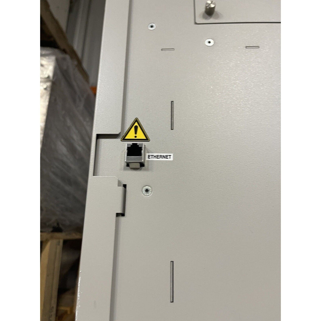 Hitachi 3100 Genetic Analyzer DNA Sequencer. Applied Biosystems.