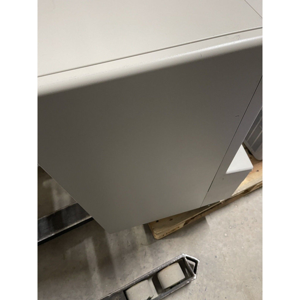 Hitachi 3100 Genetic Analyzer DNA Sequencer. Applied Biosystems.