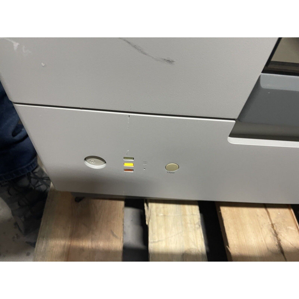 Hitachi 3100 Genetic Analyzer DNA Sequencer. Applied Biosystems.