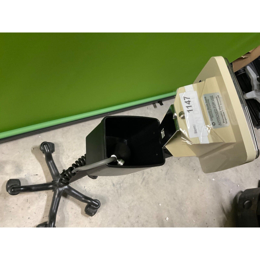 MediChoice Aneroid Sphygmomanometer with ADC Stand