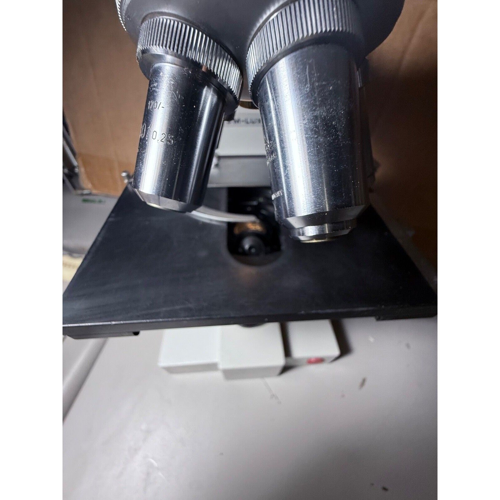 Leitz SM-LUX Microscope 020-446 024. TESTED