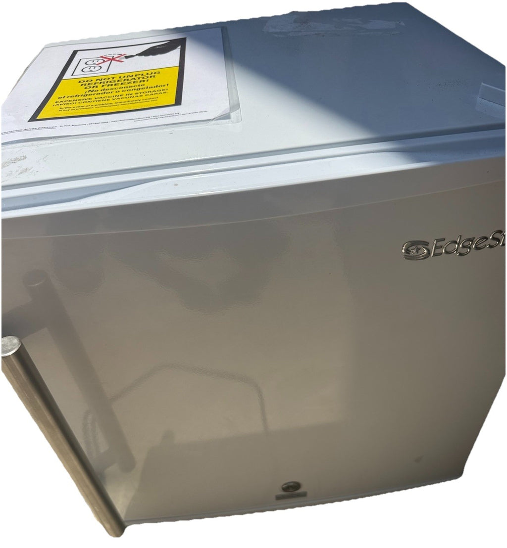 EdgeStar CMF151L-1 - Freezer Medical Appliances