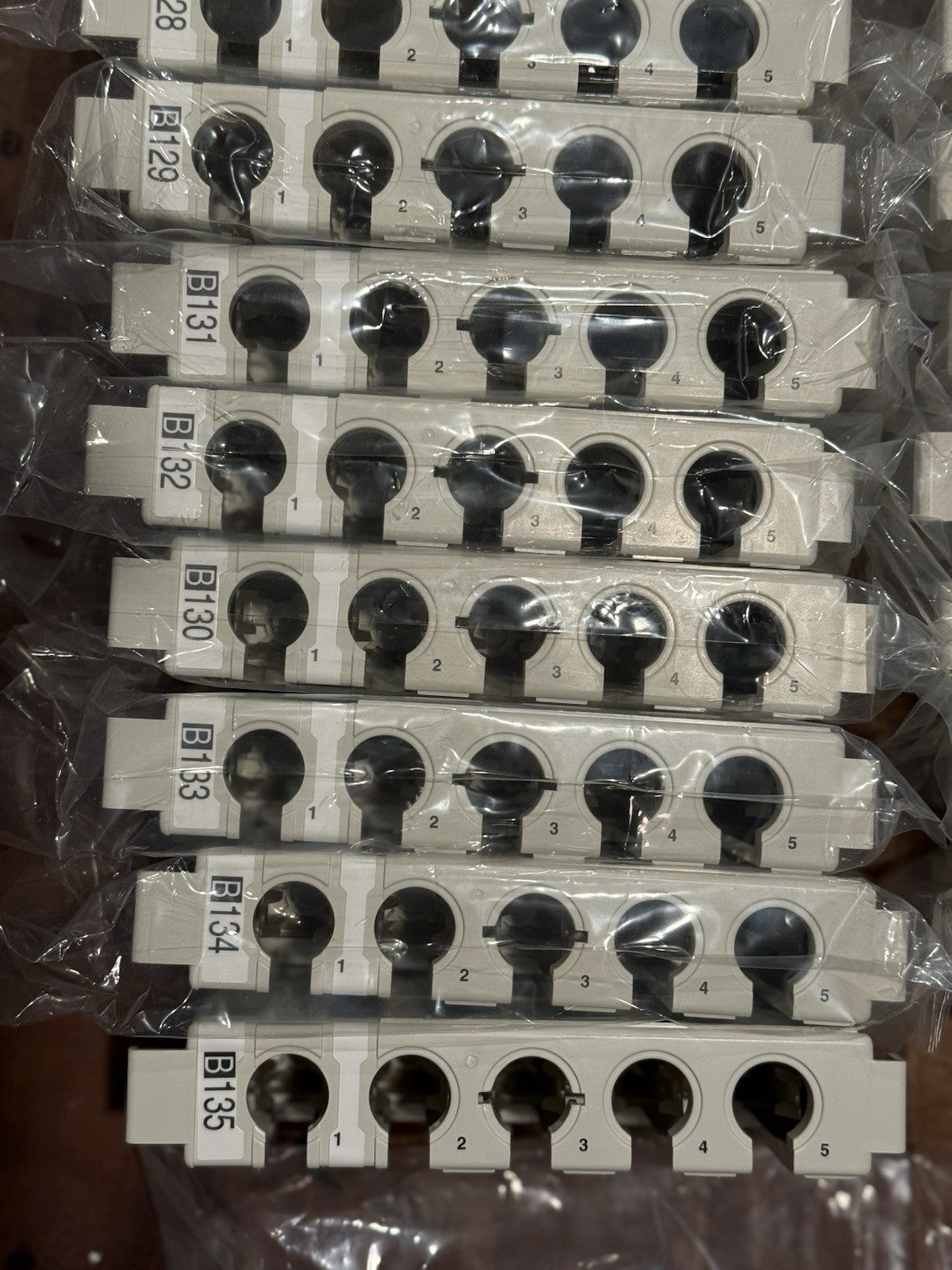Abbott Chemistry Analyzer Sample Carrier Racks 77513-108 5-Tube Ports, 29 Units