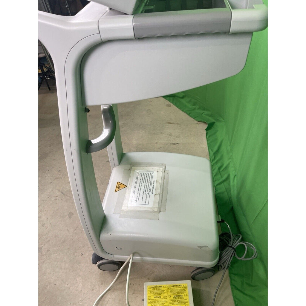 Philips Invivo Expression MRI Model 865214 Monitor W/ Cart