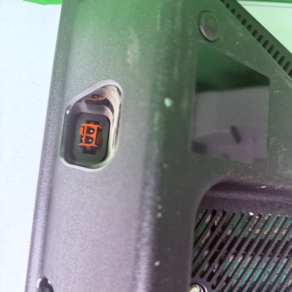 Motorola HTN 9748B 6-Bank Charging Station For Two Way Radios