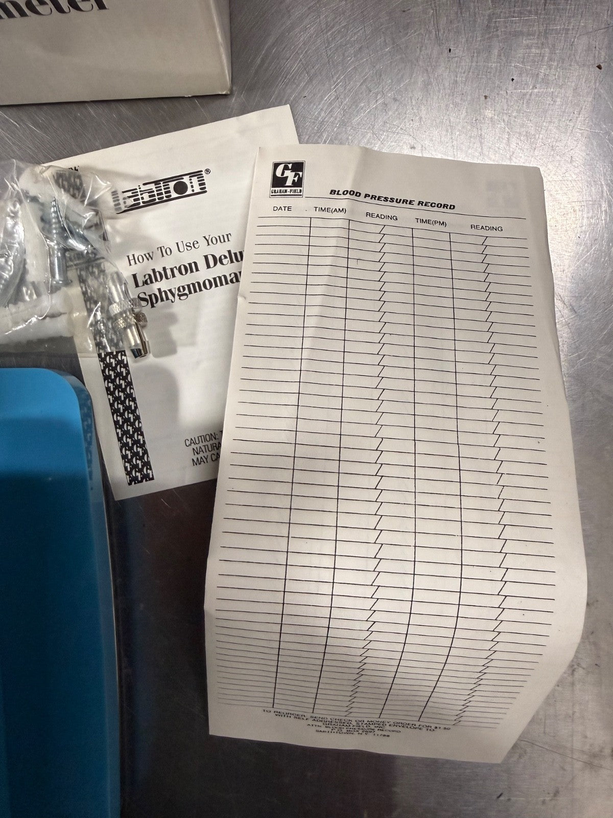 Labtron V222B Wallmax aneroid wall manometer w/ GE Critikon DURA-CUF adult
