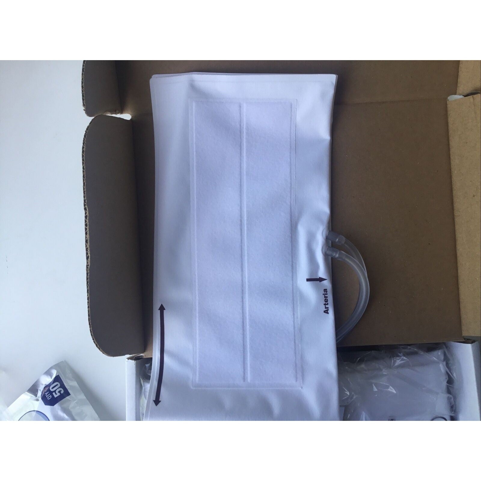 9898031790481 EXPRESSION MR PATIENT CARE - LARGE ADULT 35-45 Cm CUFFS