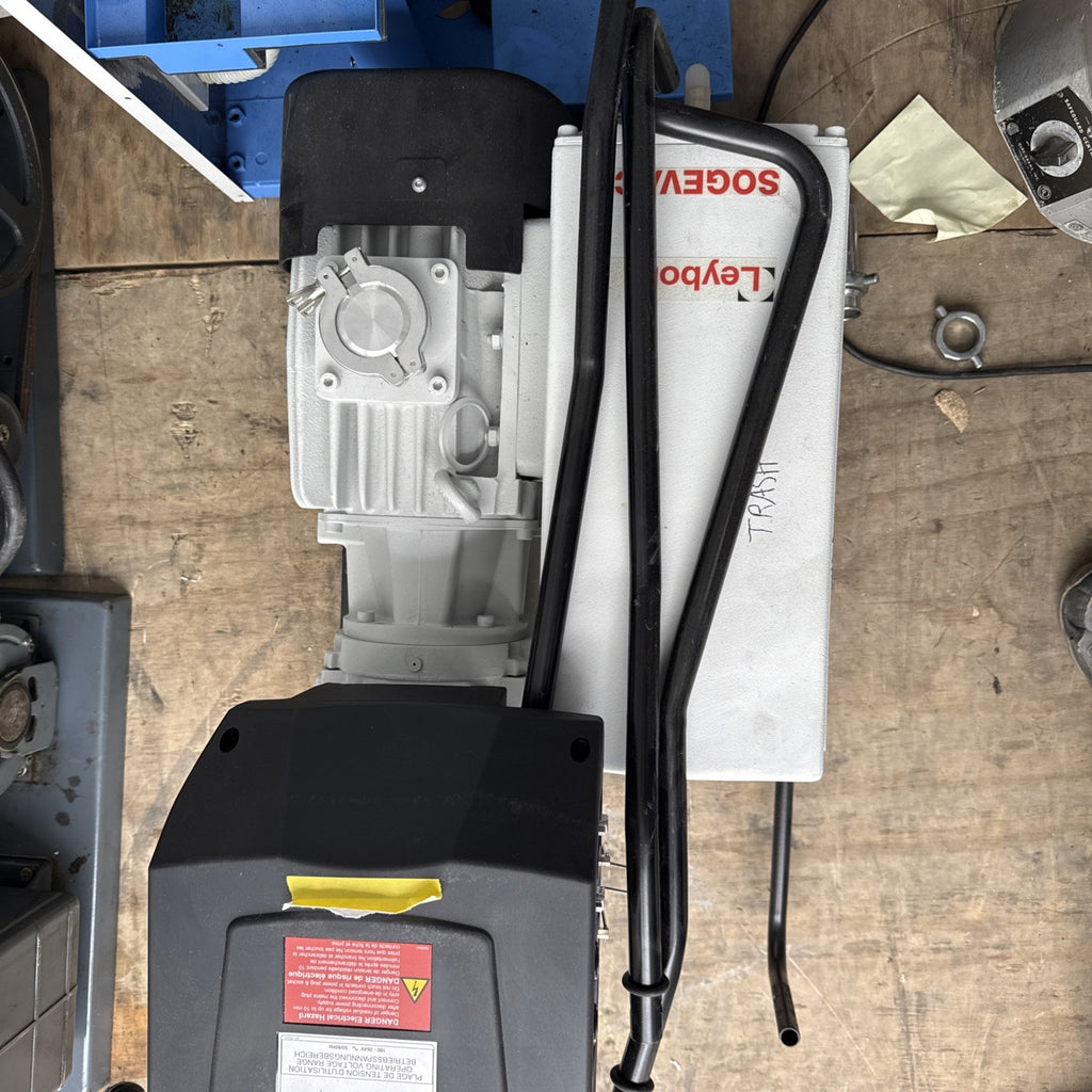 Sogevac Leybold SV120BIFC 960563V3002 Vacuum Pump For PARTS