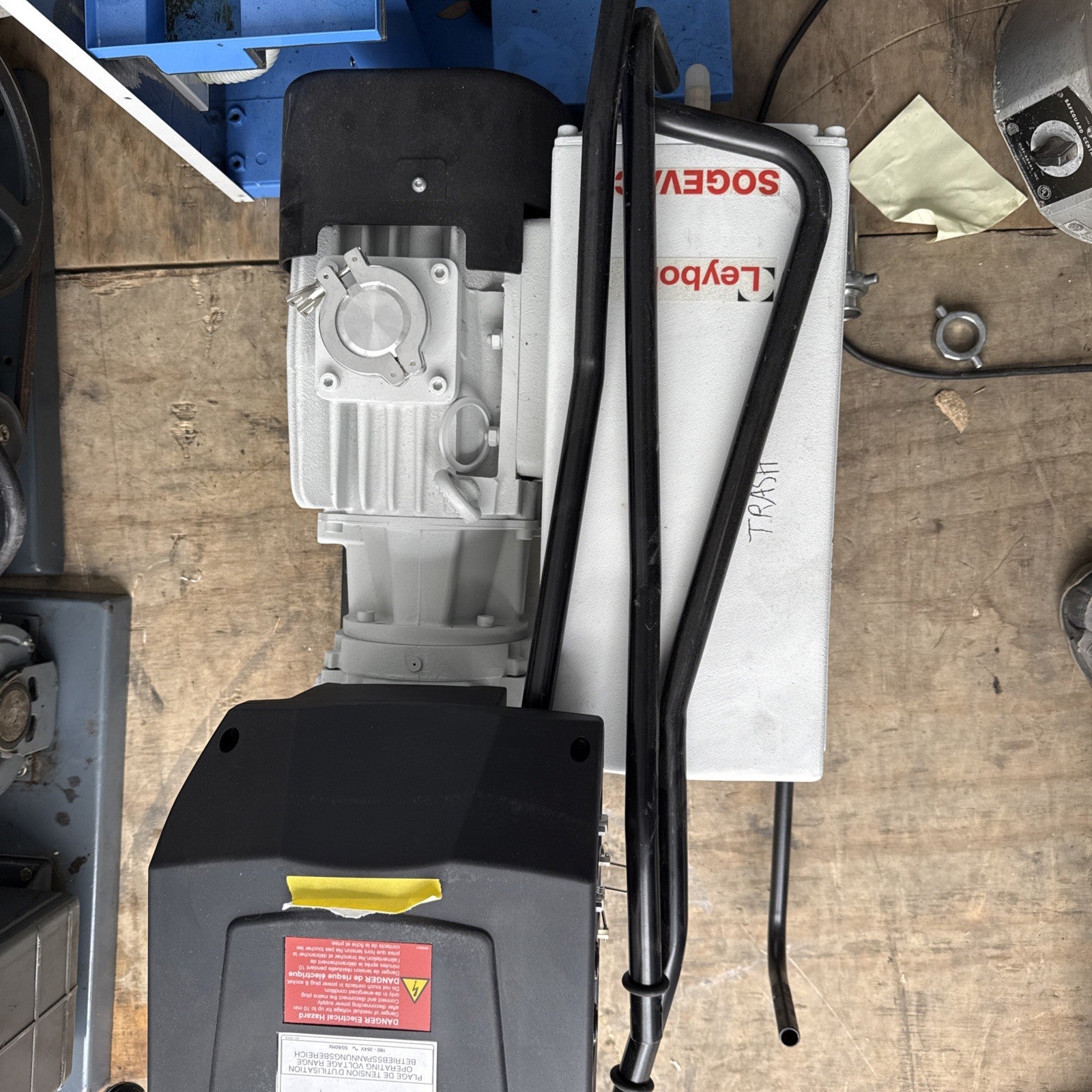 Sogevac Leybold SV120BIFC 960563V3002 Vacuum Pump For PARTS
