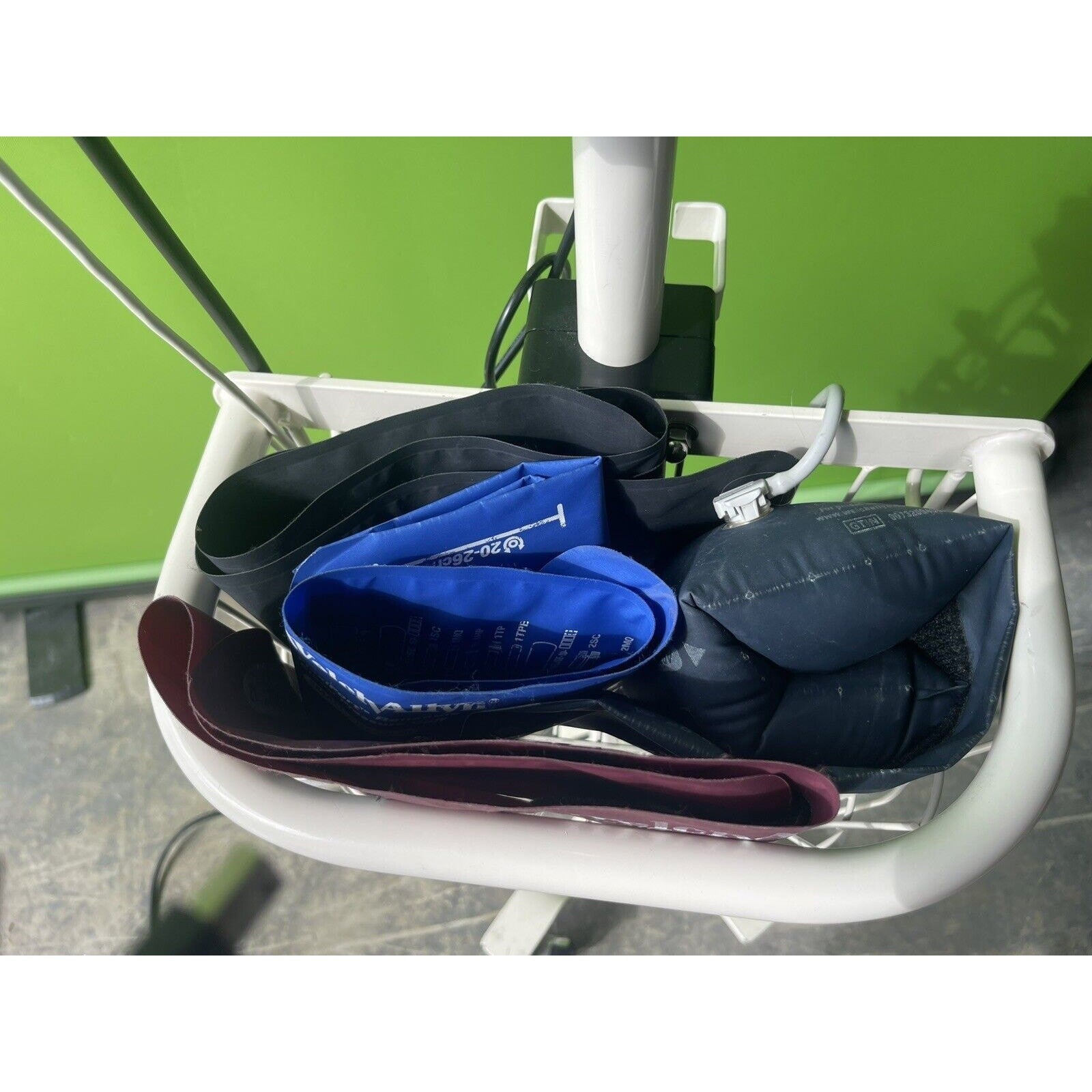 Midmark IQvitals 1-100-1615 with Basket & Multiple Cuffs
