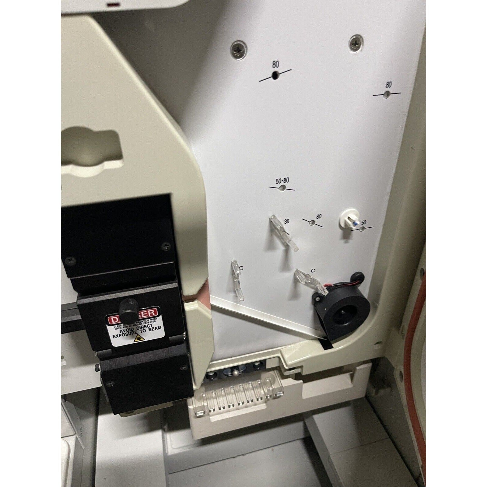 Hitachi 3100 Genetic Analyzer DNA Sequencer. Applied Biosystems.