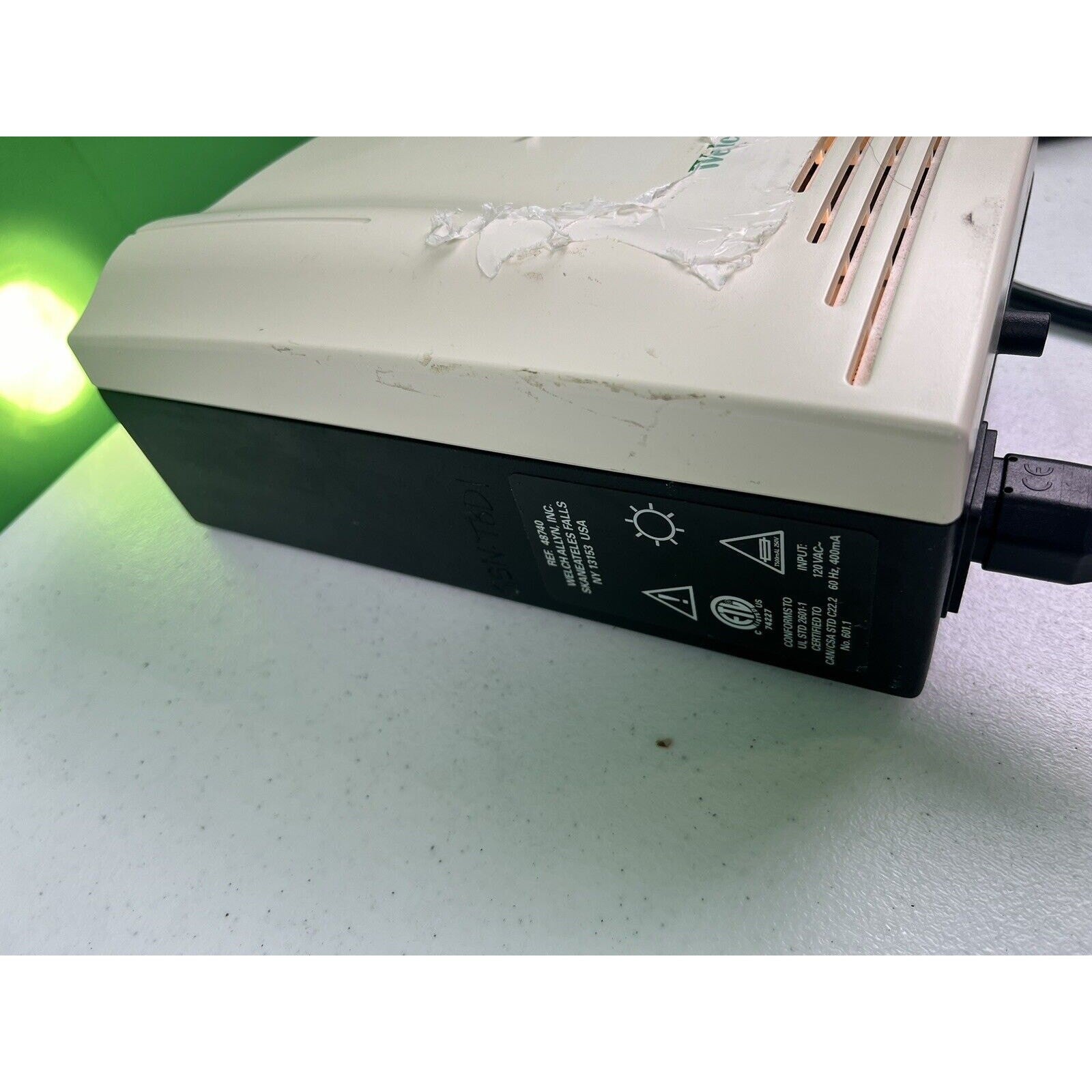 Welch Allyn 48740 White & Black 120 VAC 60Hz 400mA Exam Light Source
