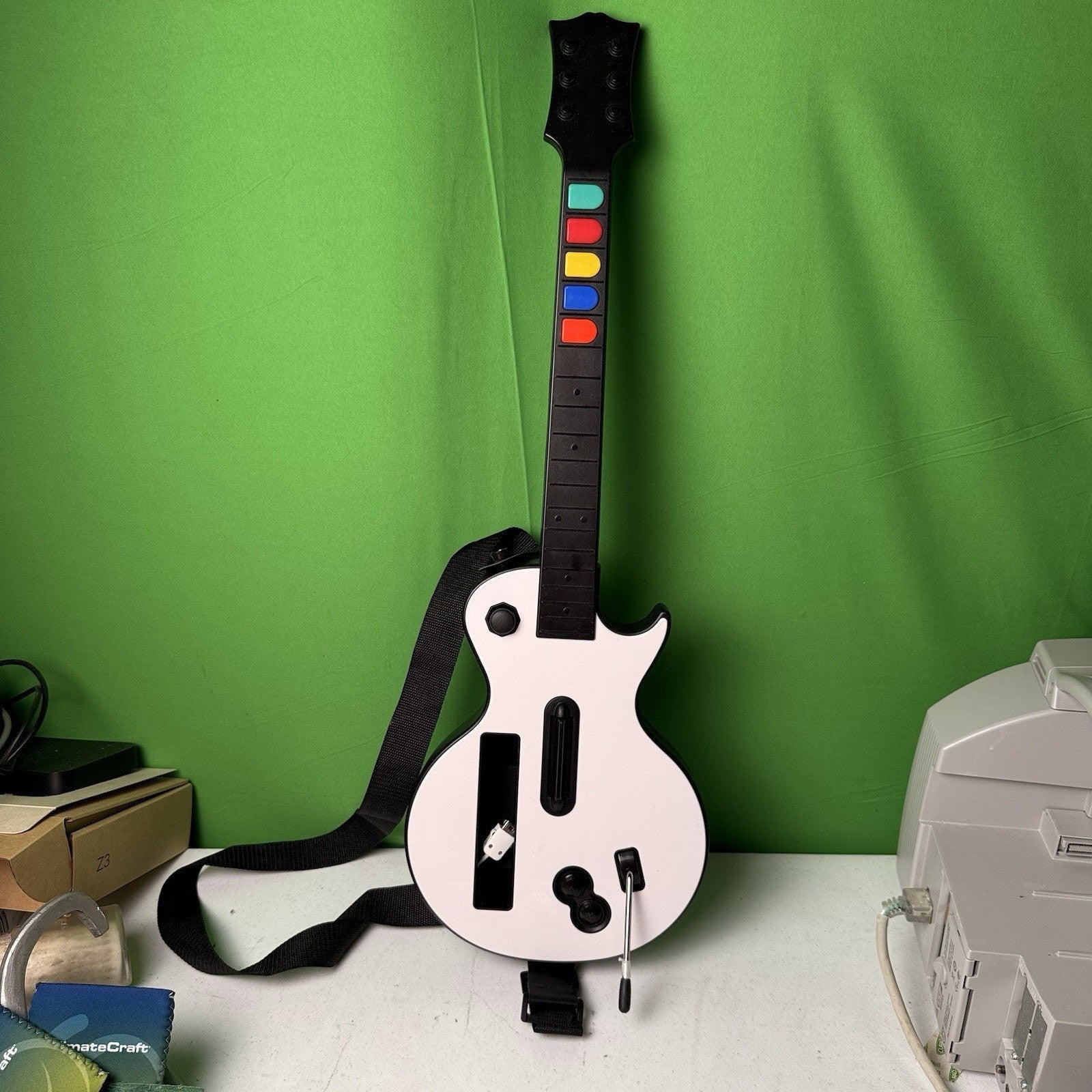 Guitar Hero 3 Les Paul Guitar Controller for Nintendo Wii Wii-033 White