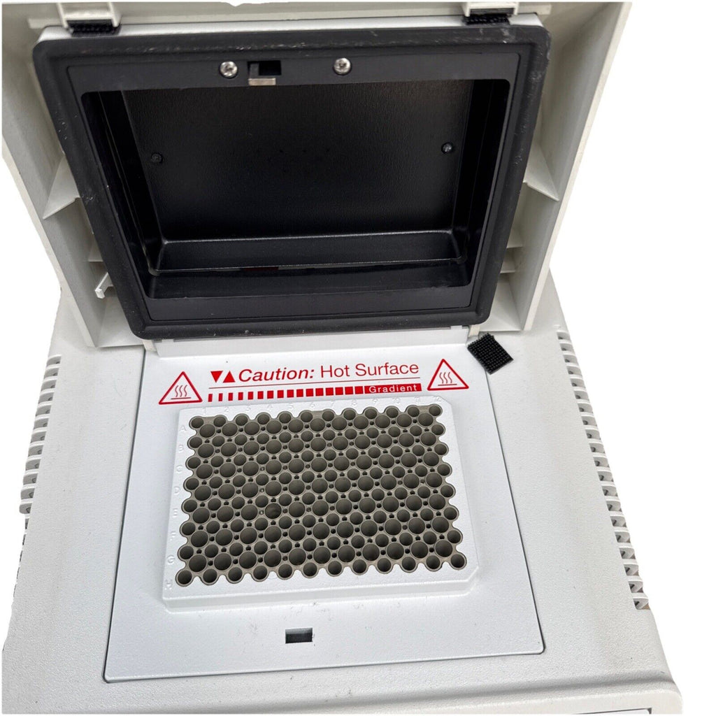 Eppendorf 5331 Mastercycler Gradient Thermal Cycler - White. NOT WORKING