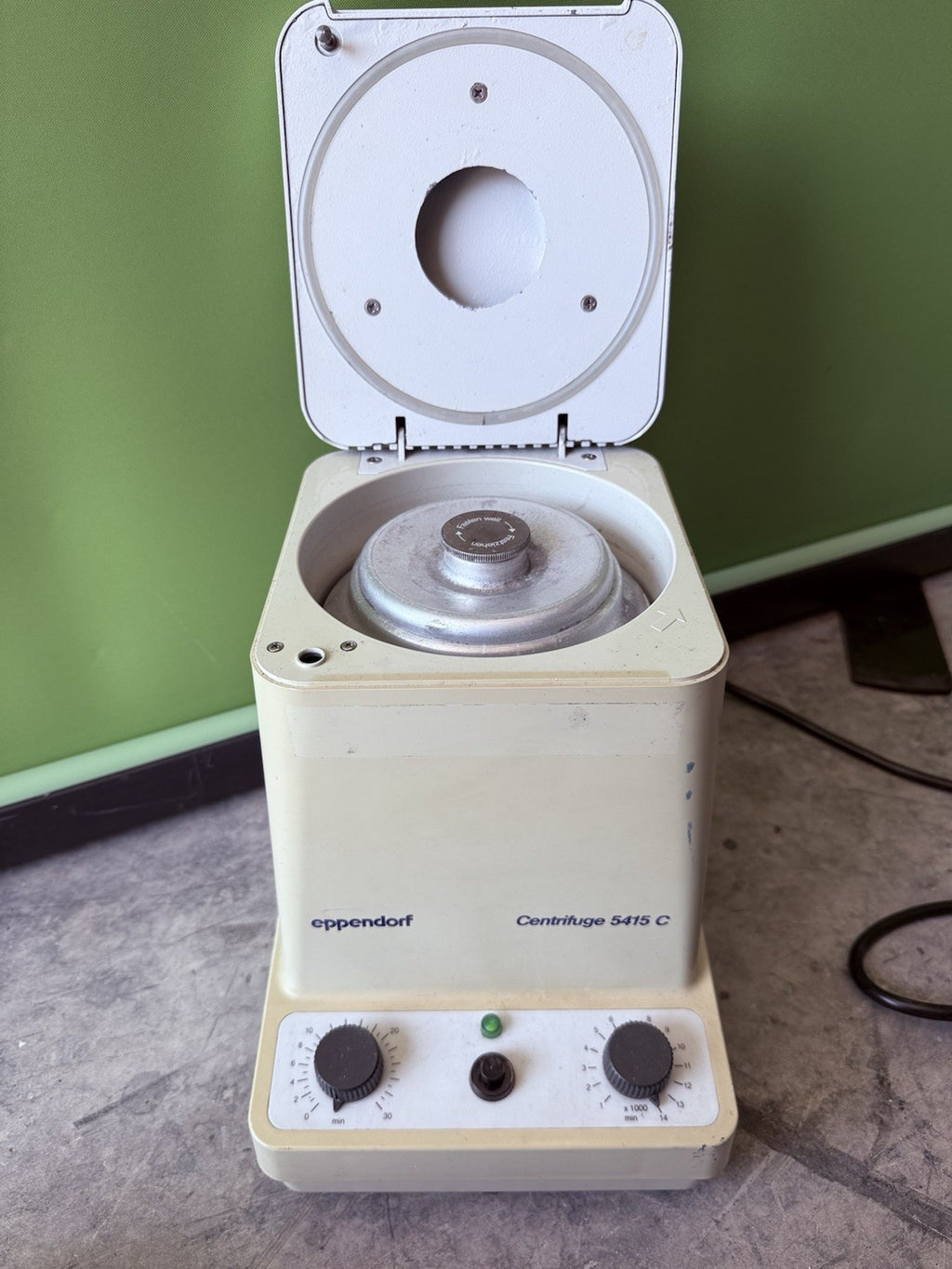 Eppendorf 5415 C Centrifuge w/ 18-Place Rotor & Lid, Used good condition