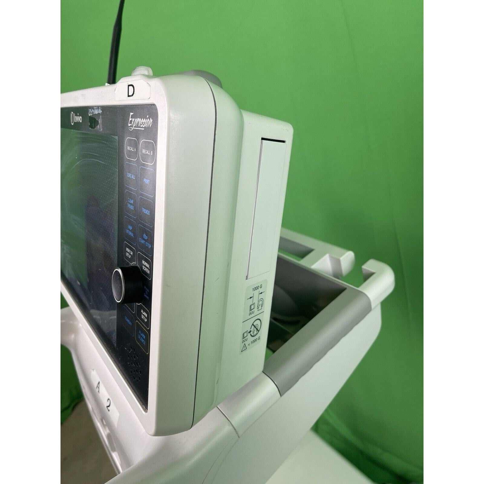 Philips Invivo Expression MRI Model 865214 Monitor W/ Cart