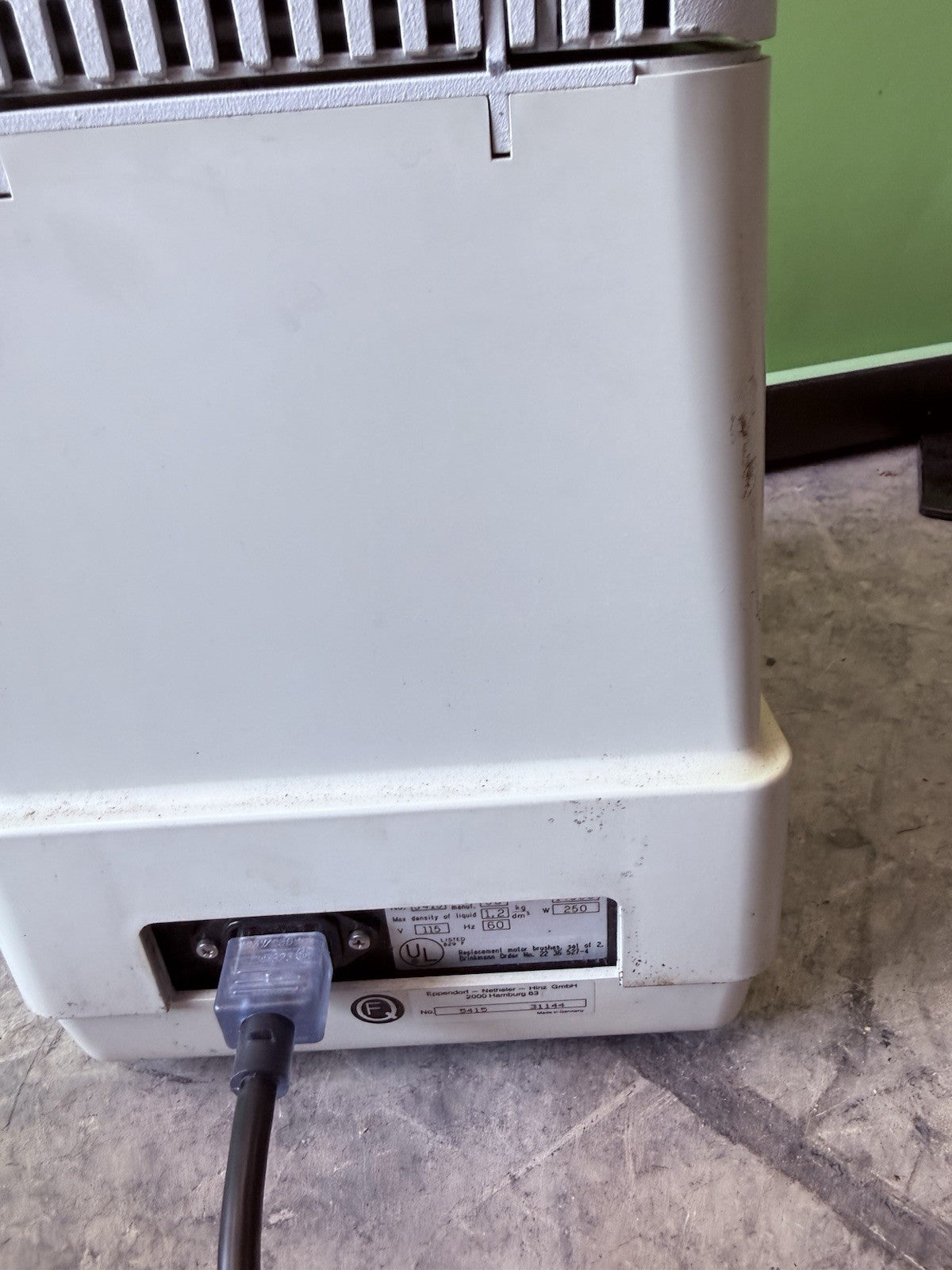 Eppendorf 5415 C Centrifuge w/ 18-Place Rotor & Lid, Used good condition