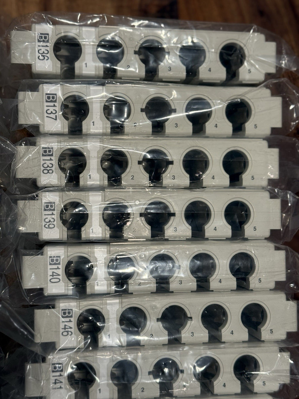 Abbott Chemistry Analyzer Sample Carrier Racks 77513-108 5-Tube Ports, 29 Units