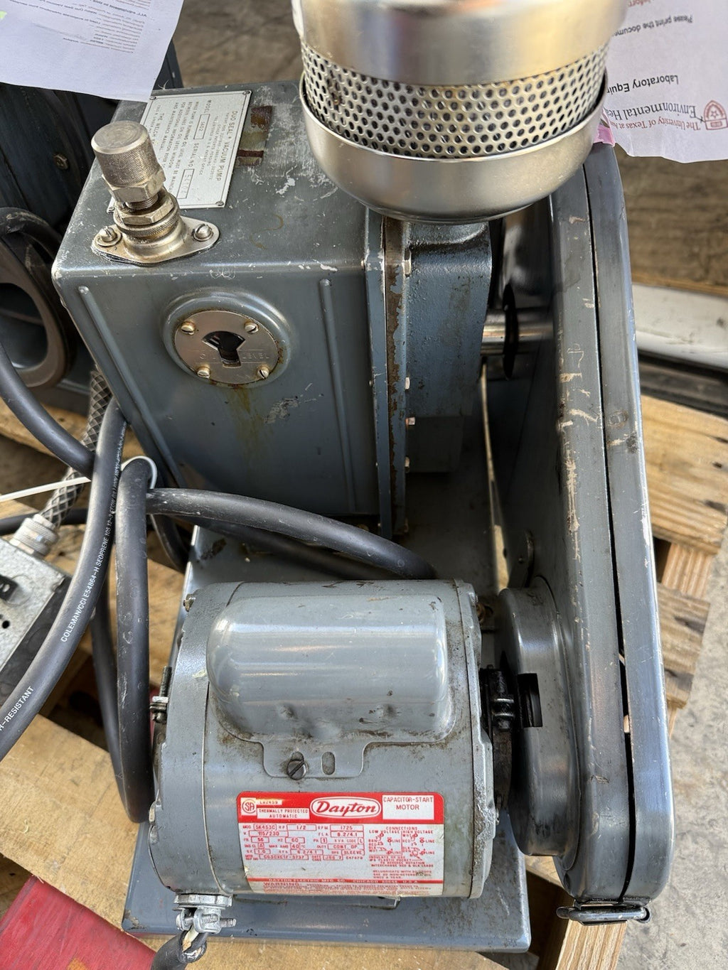 Welch 1402 Duoseal vacuum pump 1/2 hp