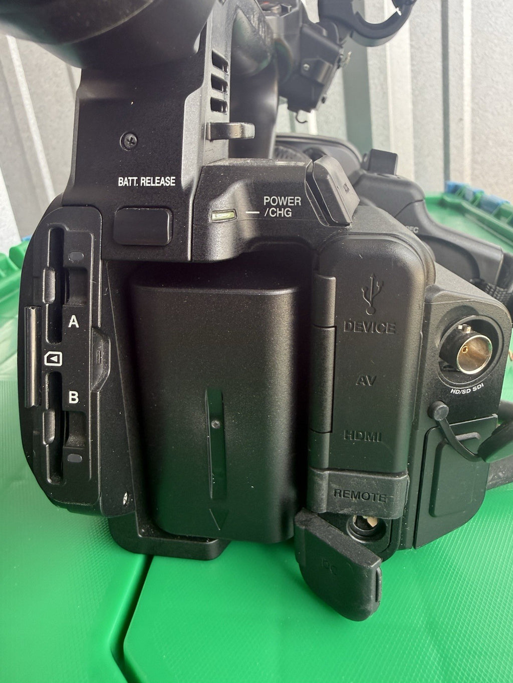 JVC GY-HM600U Professional Camera ProHD Handheld Camcorder W New Battery Charger