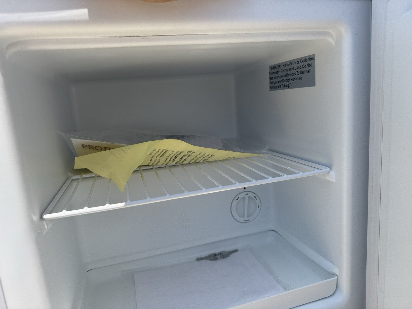 EdgeStar CMF151L-1 - Freezer Medical Appliances