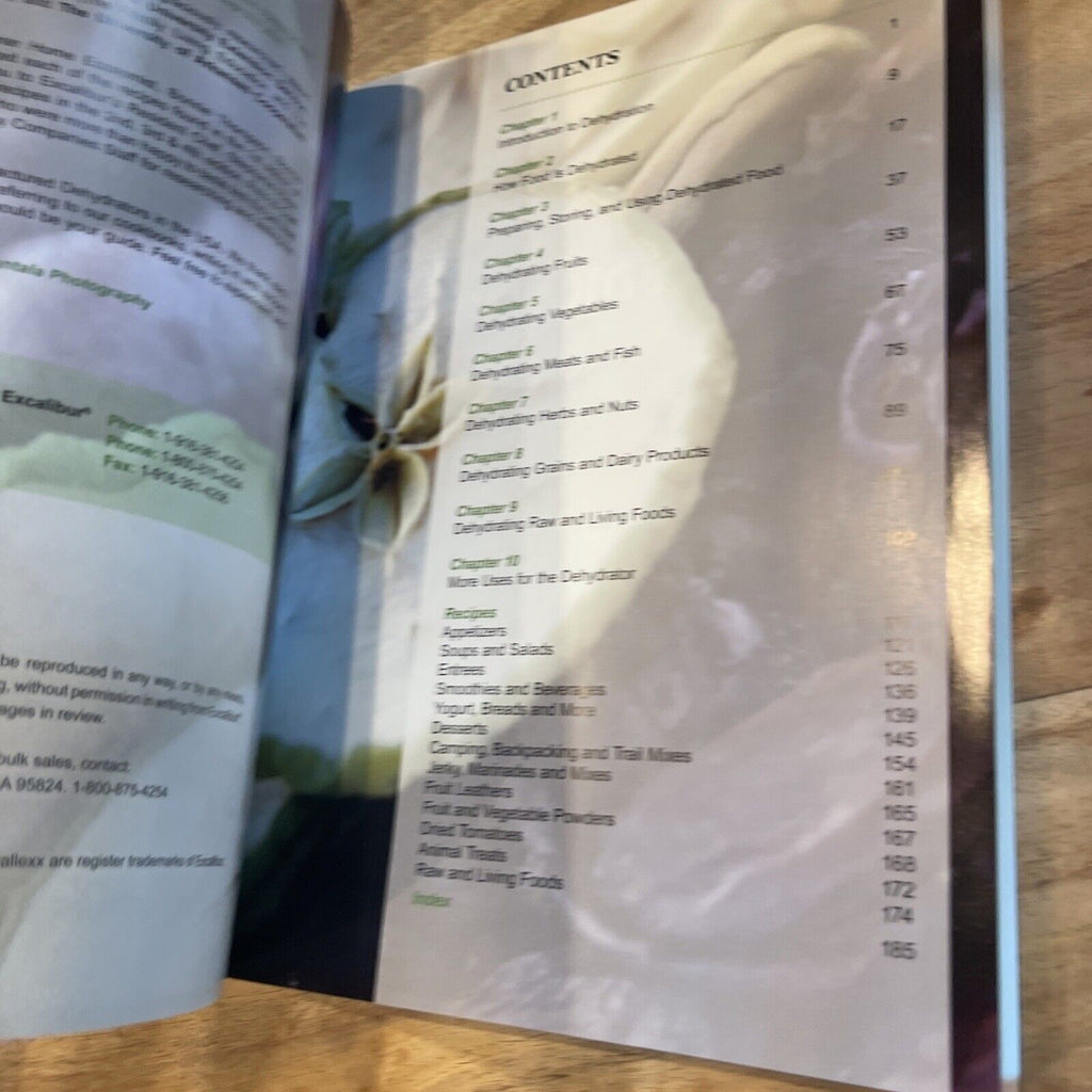 Preserve It Naturally : A Complete Guide to Food Dehydration by Robert Scharff &