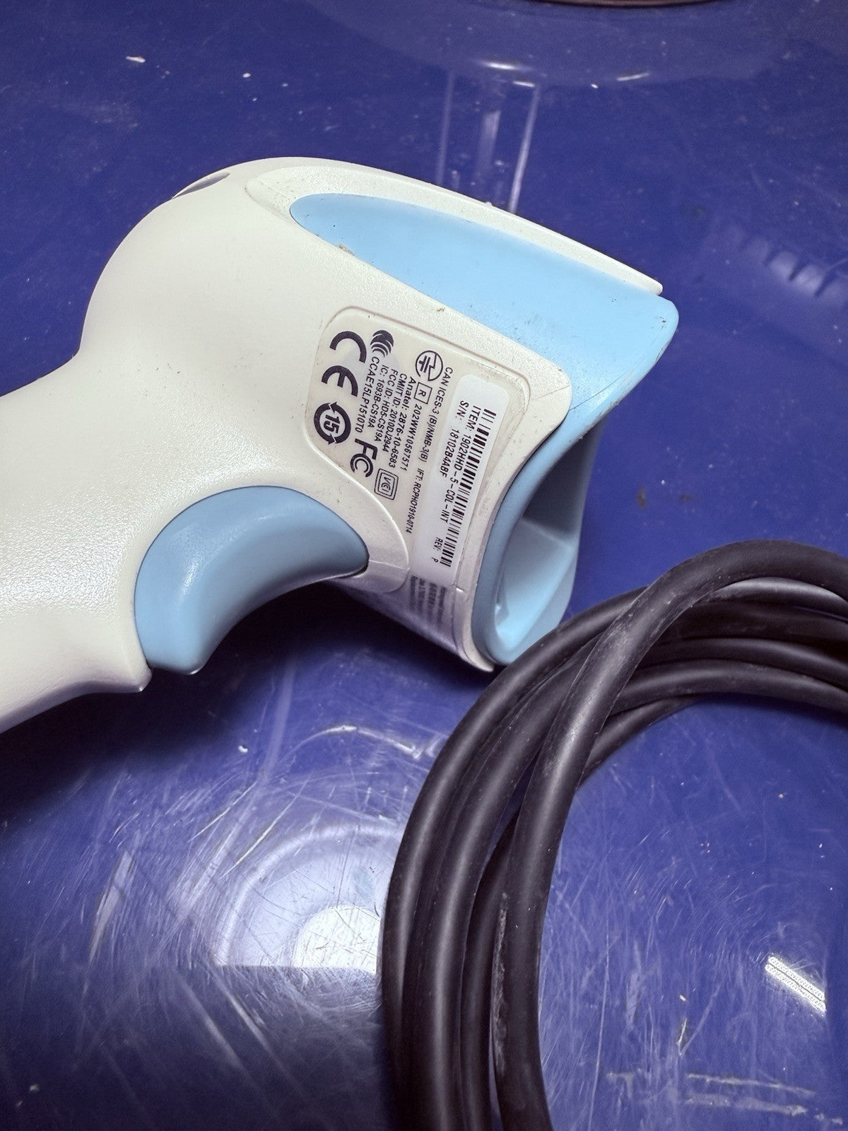 Honeywell Xenon 1902 HC Barcode Scanner White P/N: 1902HHD-0 w/ Cradle