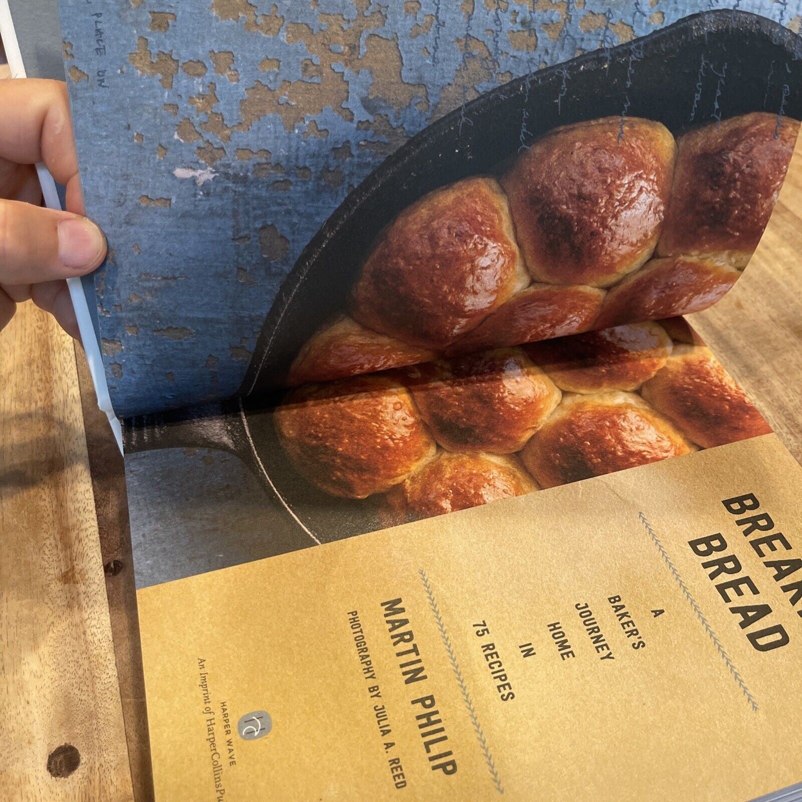 Breaking Bread : A Baker's Journey Home in 75 Recipes by Martin Philip (2017,...