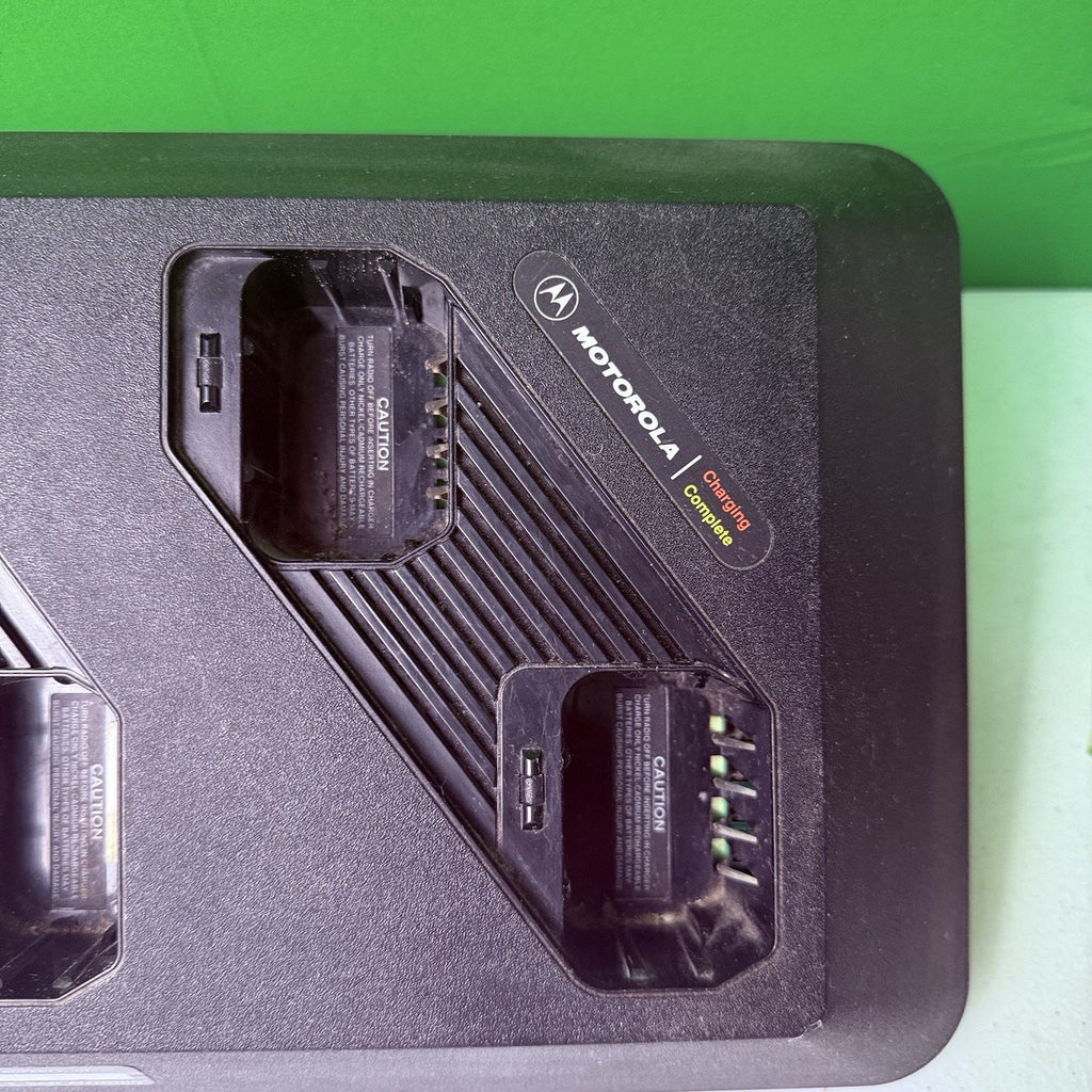 Motorola HTN 9748B 6-Bank Charging Station For Two Way Radios