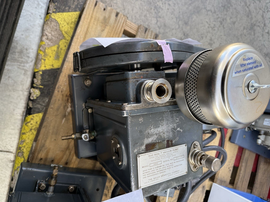 Welch 1402 Duoseal vacuum pump 1/2 hp
