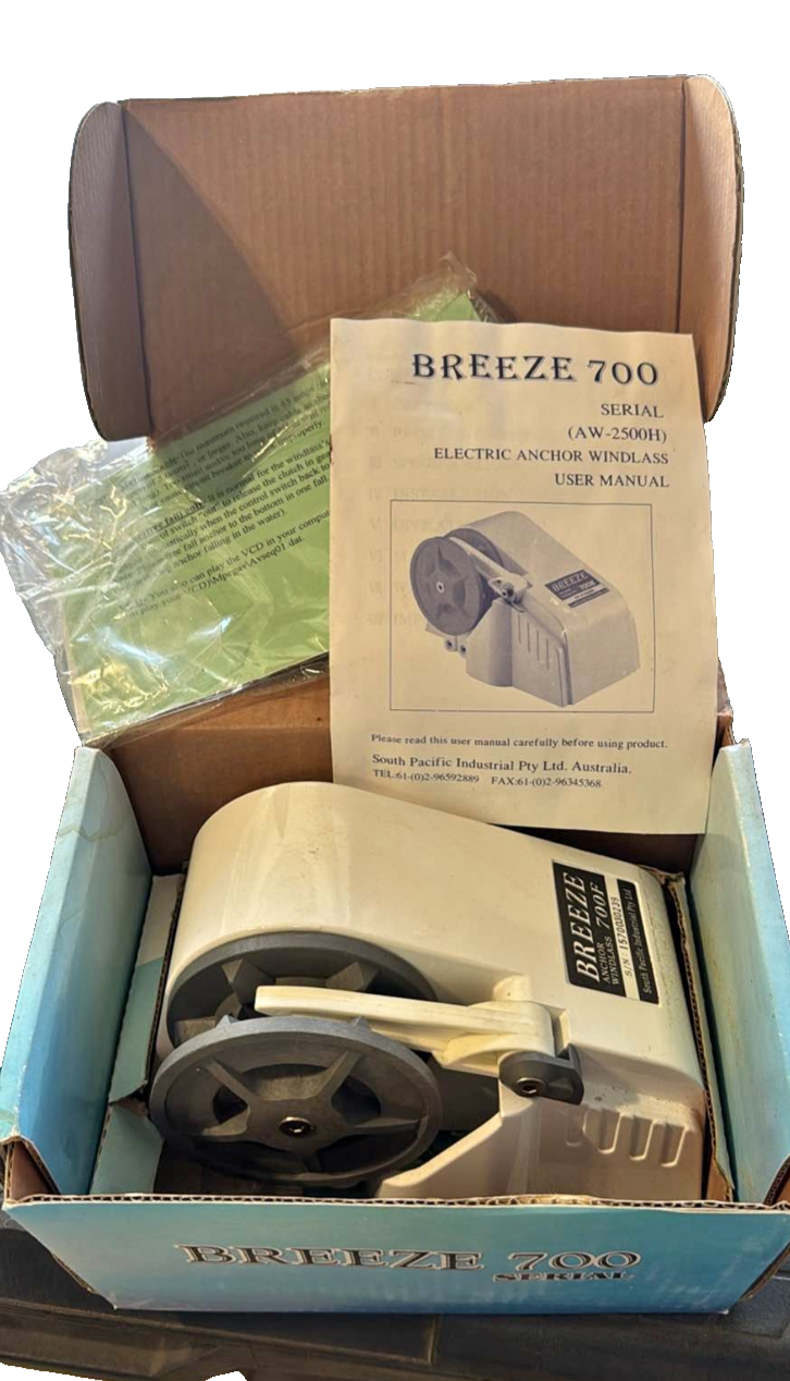 South Pacific Breeze 700 Electric Anchor Windlass