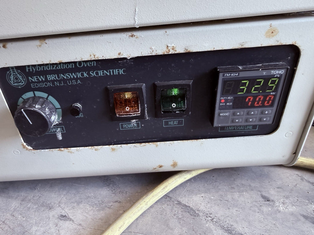 New Brunswick Hybird Oven / Rotation Speed Range: 10–80 RPM M1241-3000