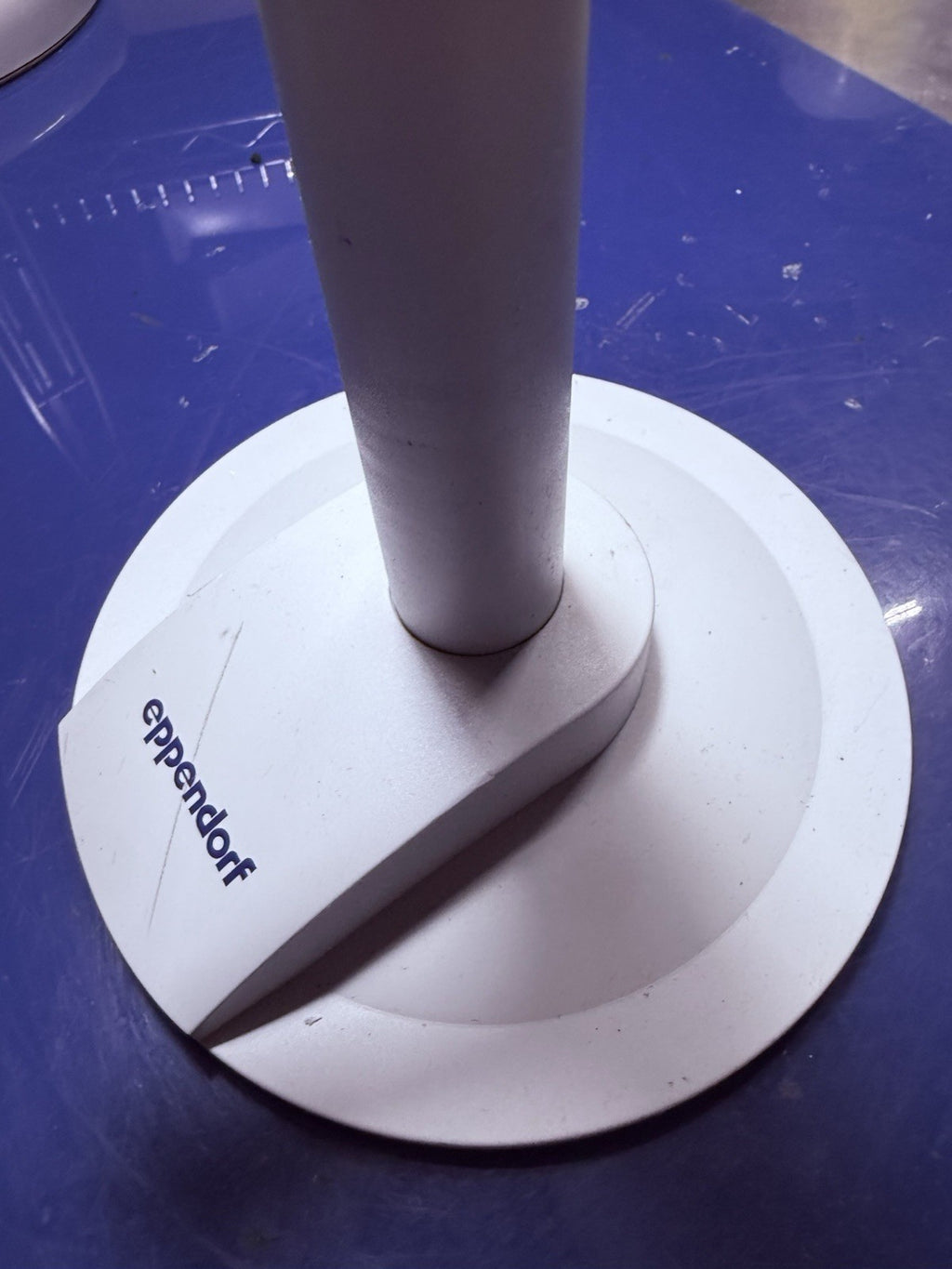 Eppendorf 4880 000.018 Charger Stand Repeater Stream Repeater Xstream Pipettes