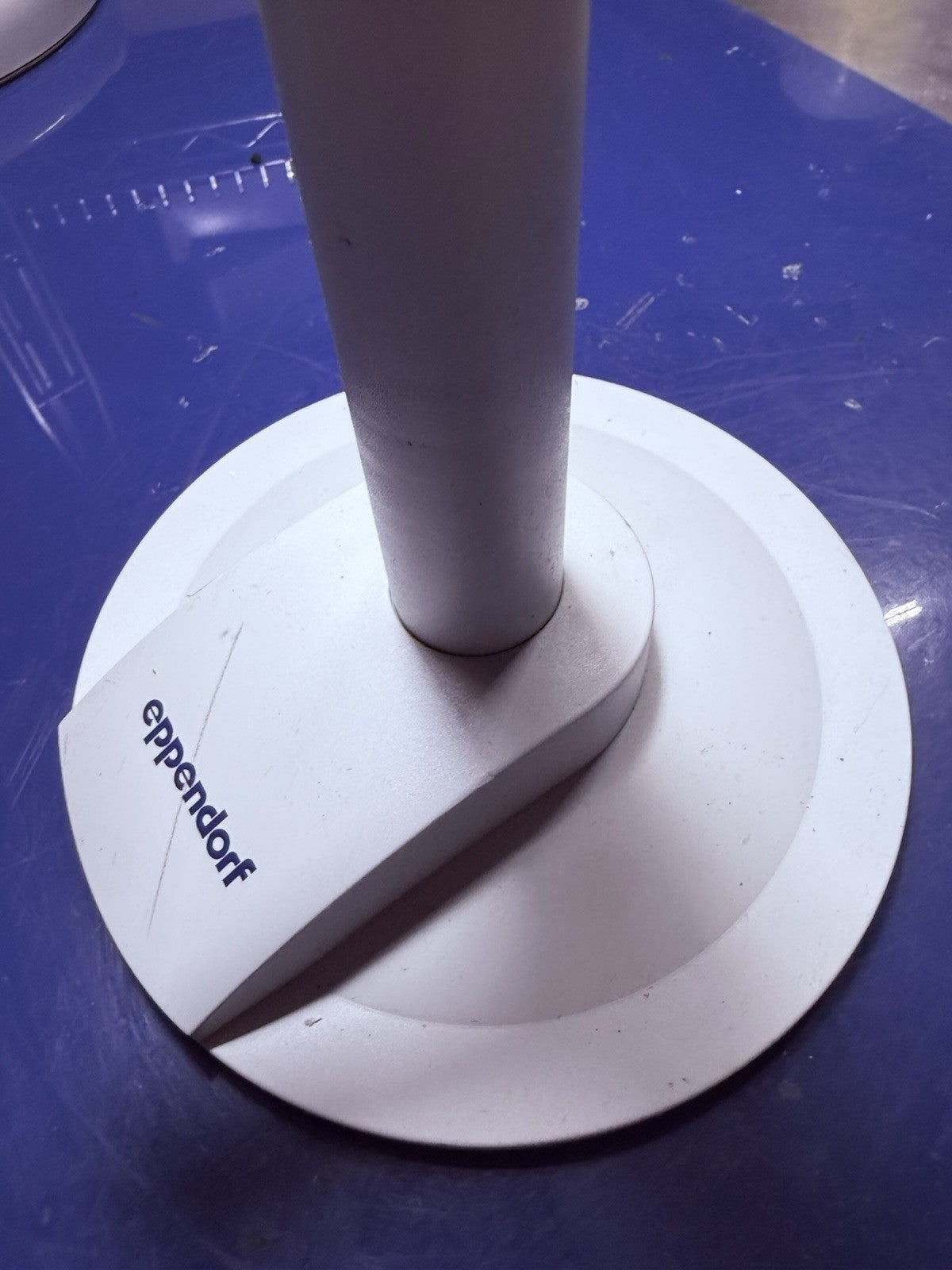 Eppendorf 4880 000.018 Charger Stand Repeater Stream Repeater Xstream Pipettes