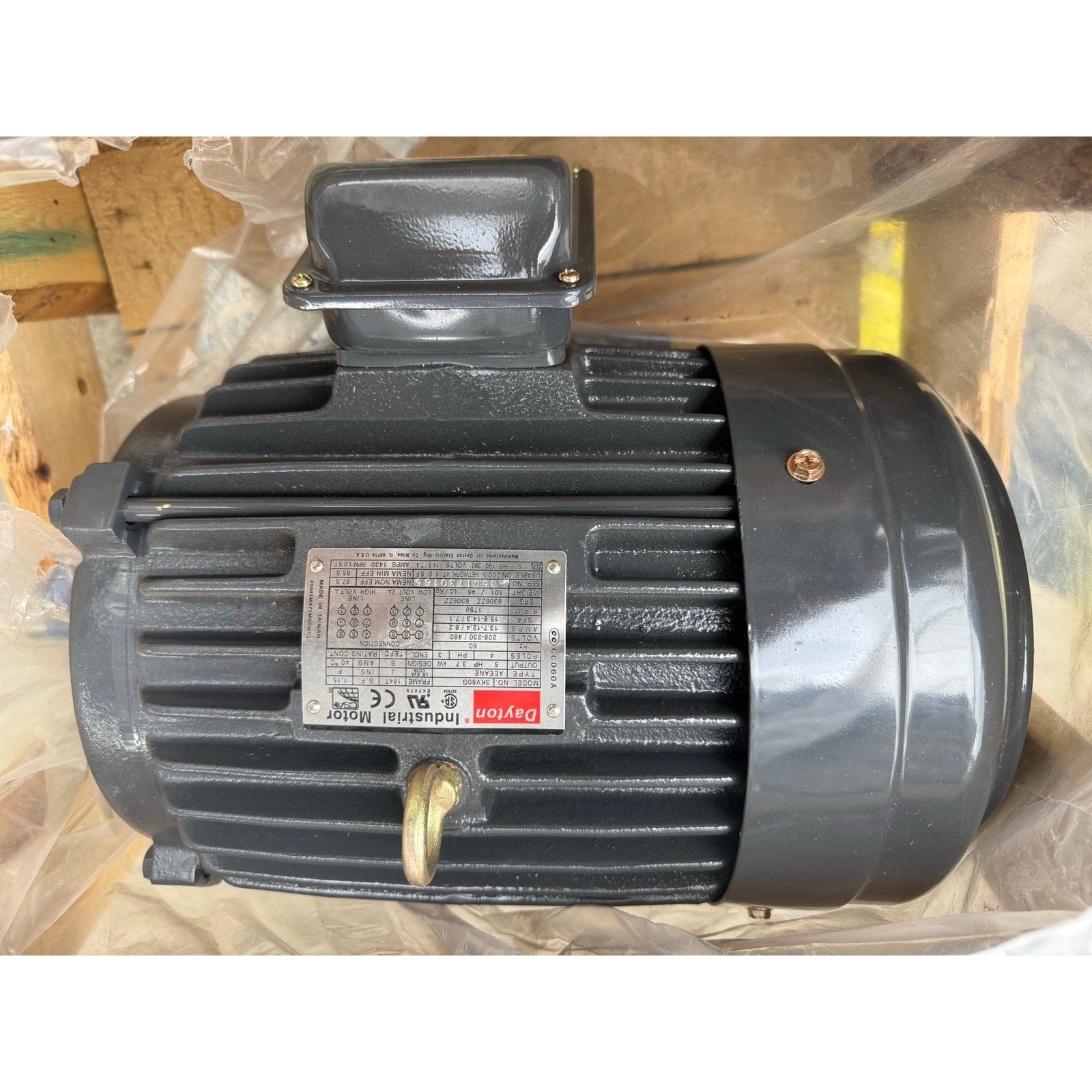Dayton 3KV80G 5hp, 3 phase, 208-240/460v General Purpose Motor. NEW IN CRATE