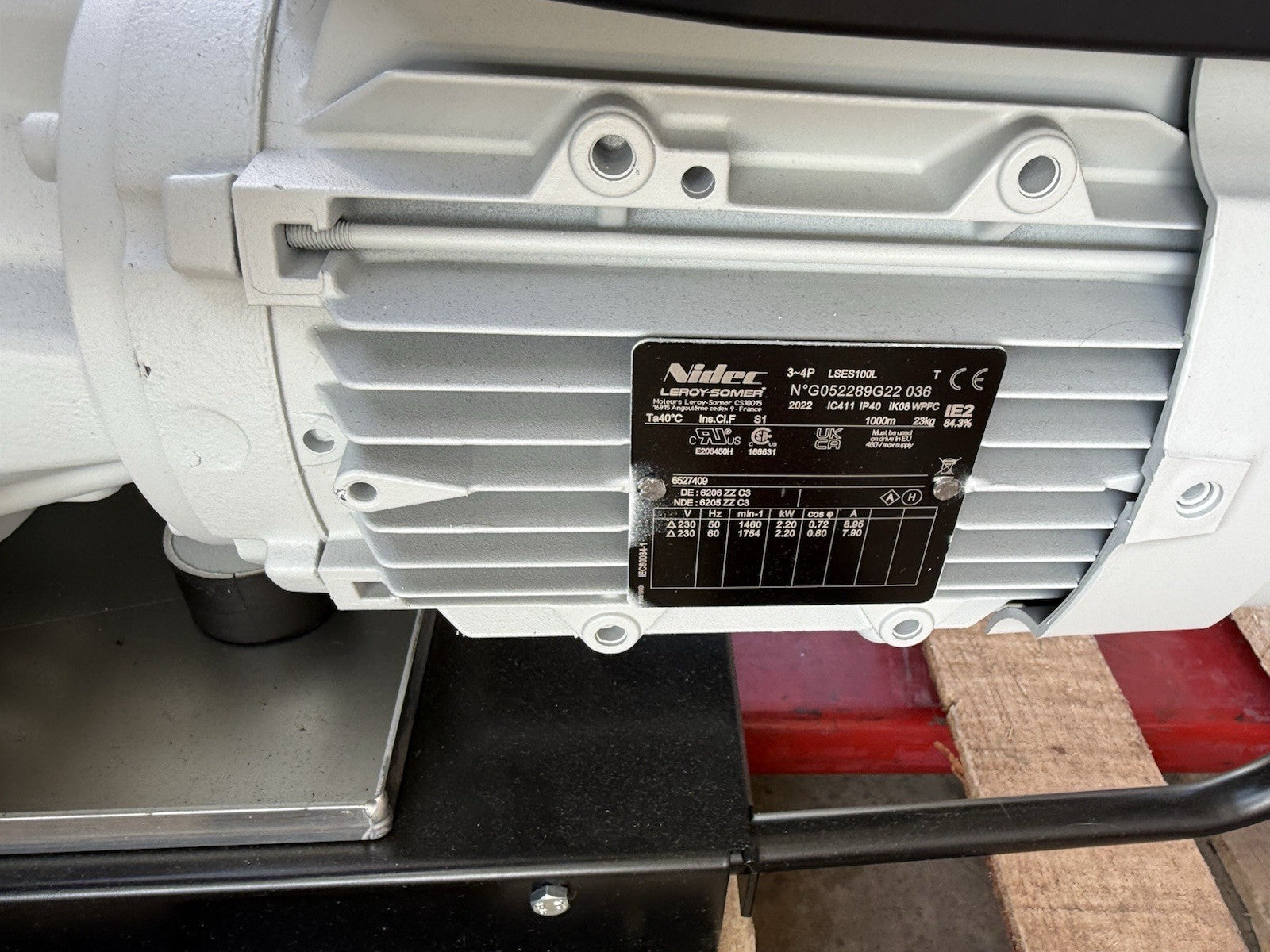 Sogevac Leybold SV120BIFC 960563V3002 Vacuum Pump For PARTS
