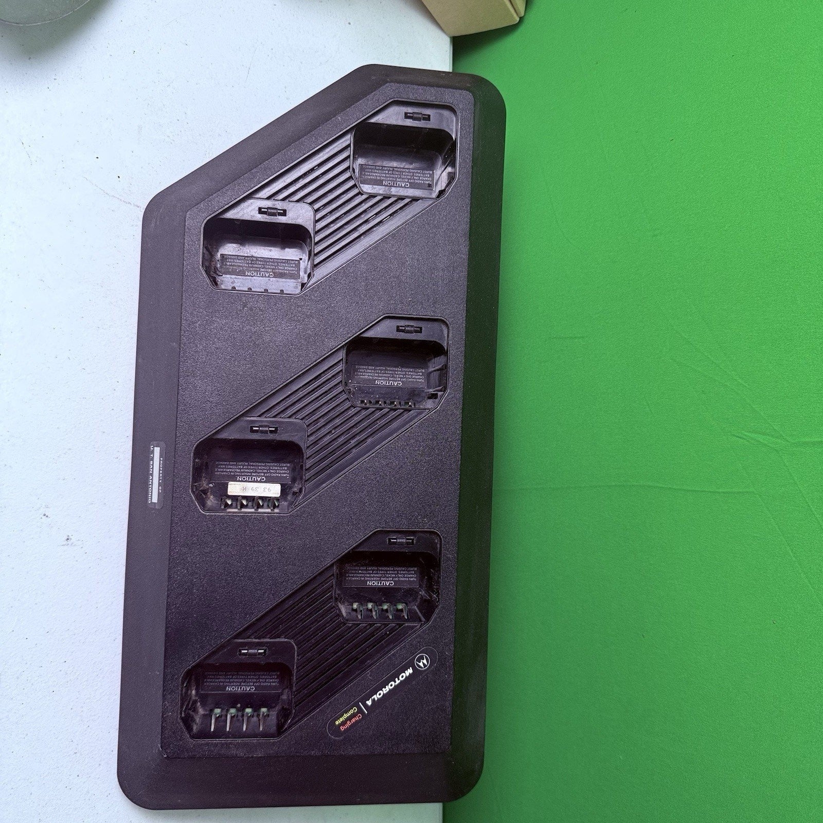 Motorola HTN 9748B 6-Bank Charging Station For Two Way Radios