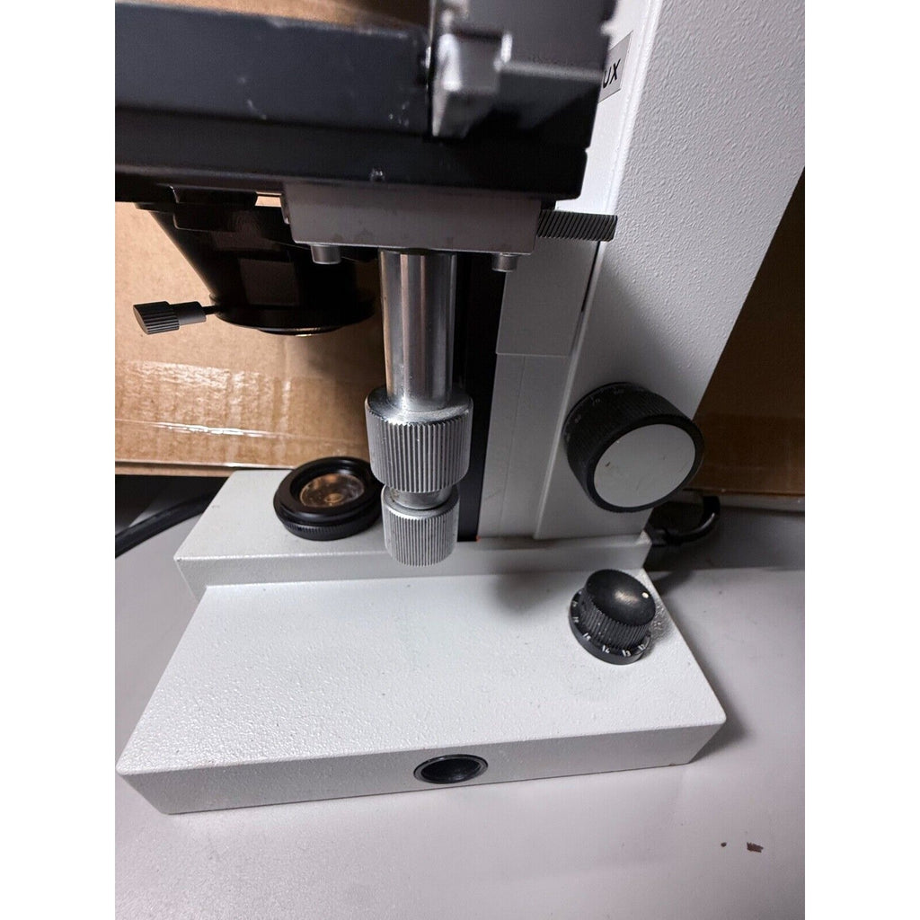 Leitz SM-LUX Microscope 020-446 024. TESTED